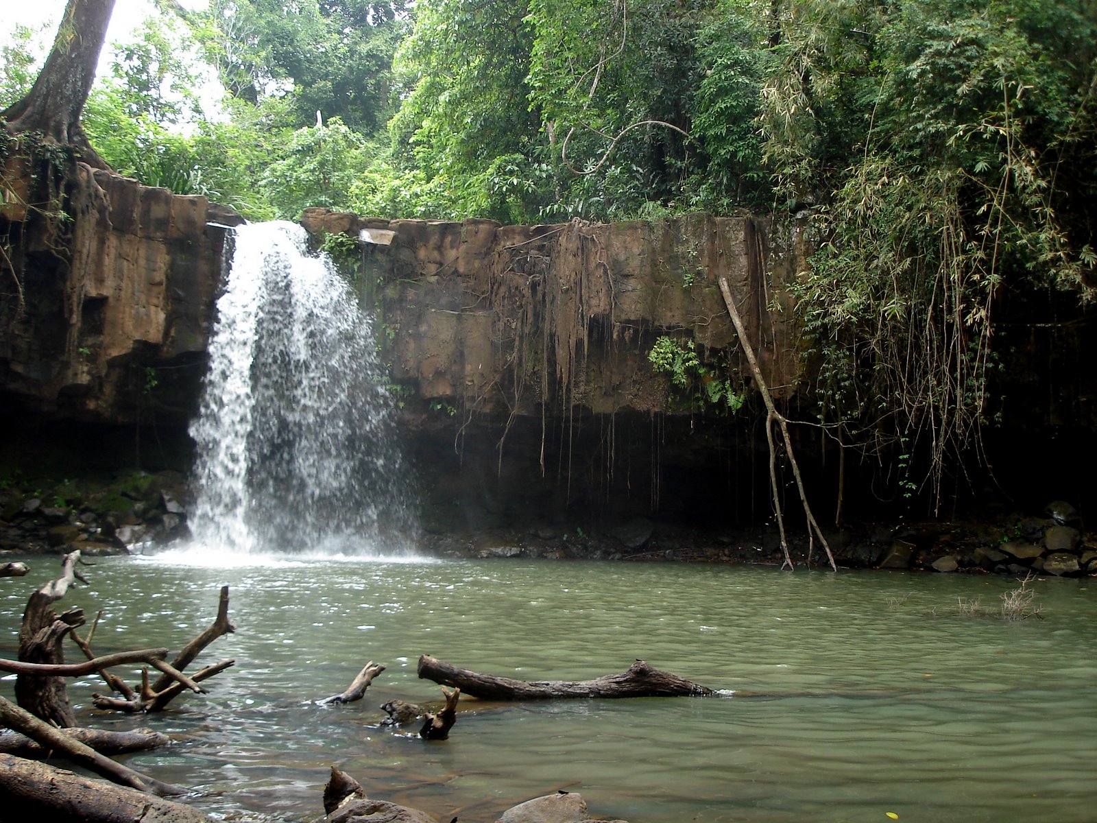 attraction-Chrey Thom Waterfall 4.jpg